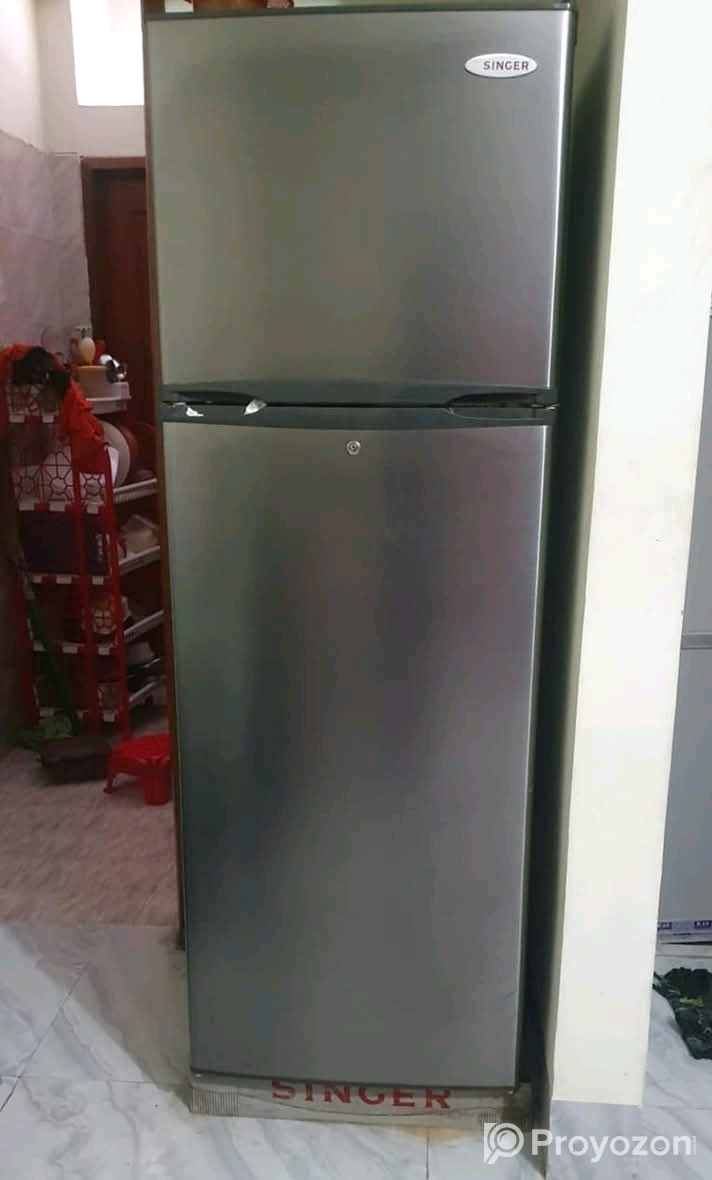 ফ্রিজটি বিক্রি করা হবে।