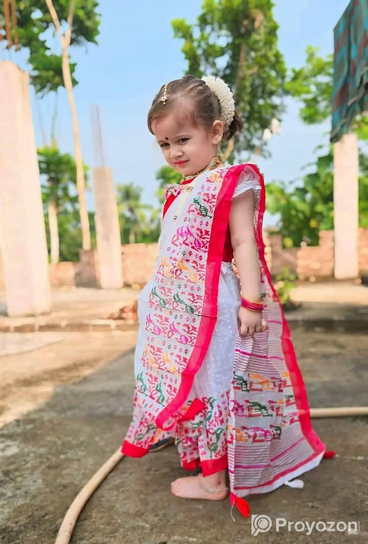 শুভ নববর্ষ ১৪৩২ রেডি শাড়ি  বিক্রি হবে