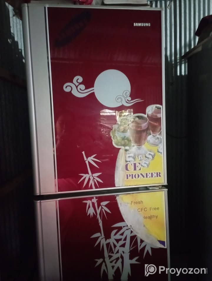 ফ্রিজটি বিক্রি করা হবে।