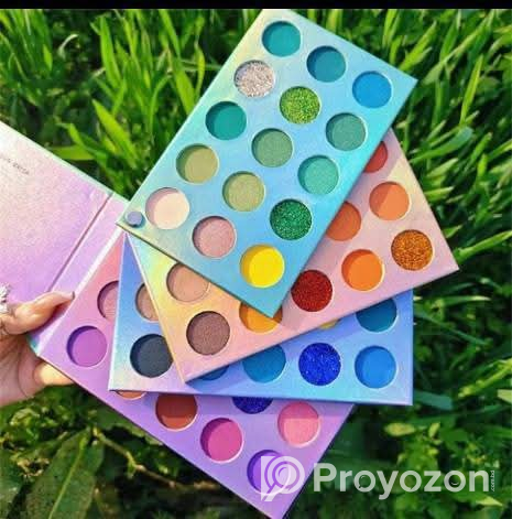 𝐂𝐎𝐂𝐎 𝐔𝐑𝐁𝐀𝐍 EYESHADOW PALETT for sell