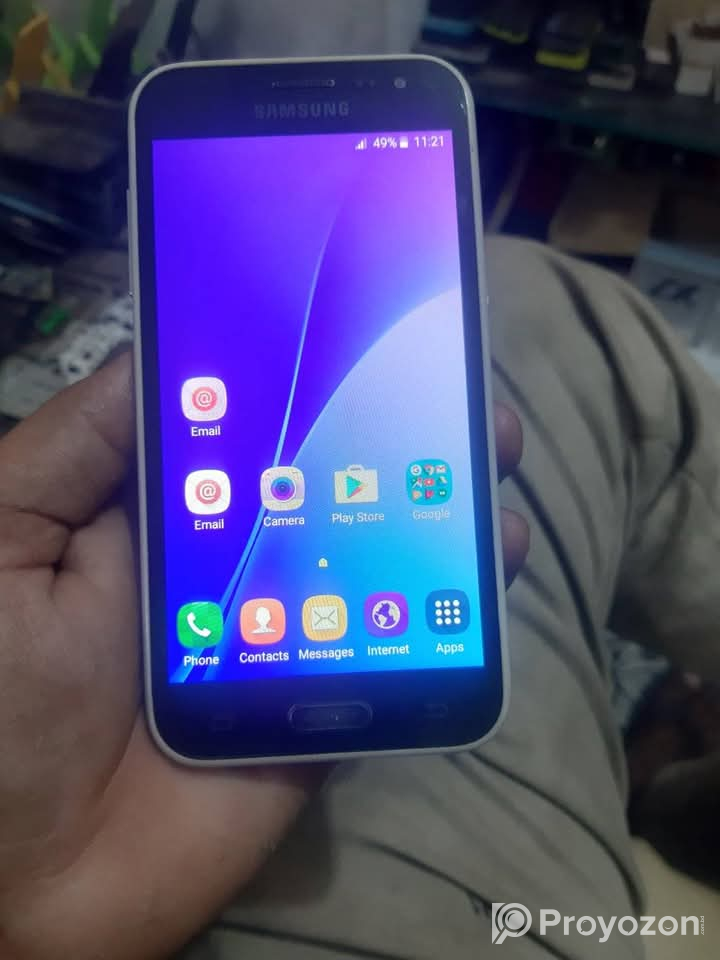 Samsung J2 4G phone