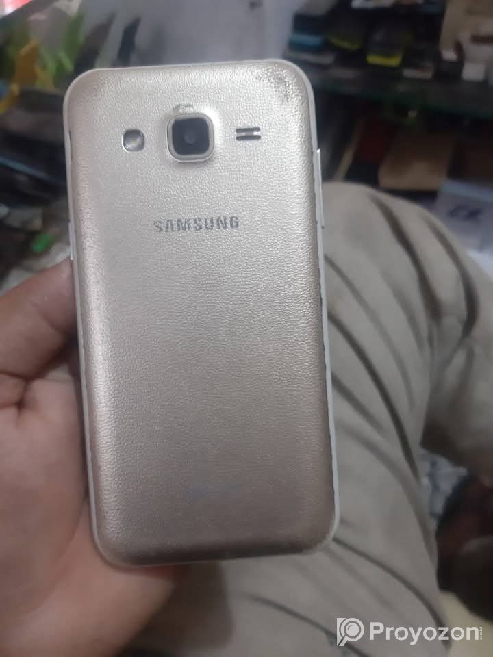 Samsung J2 4G phone
