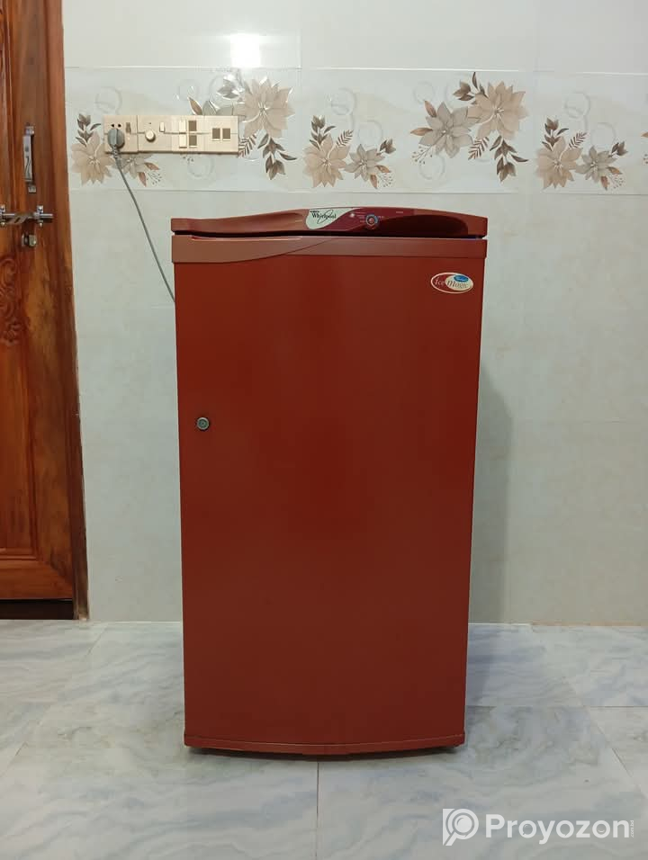 ফ্রিজটি বিক্রি করা হবে।