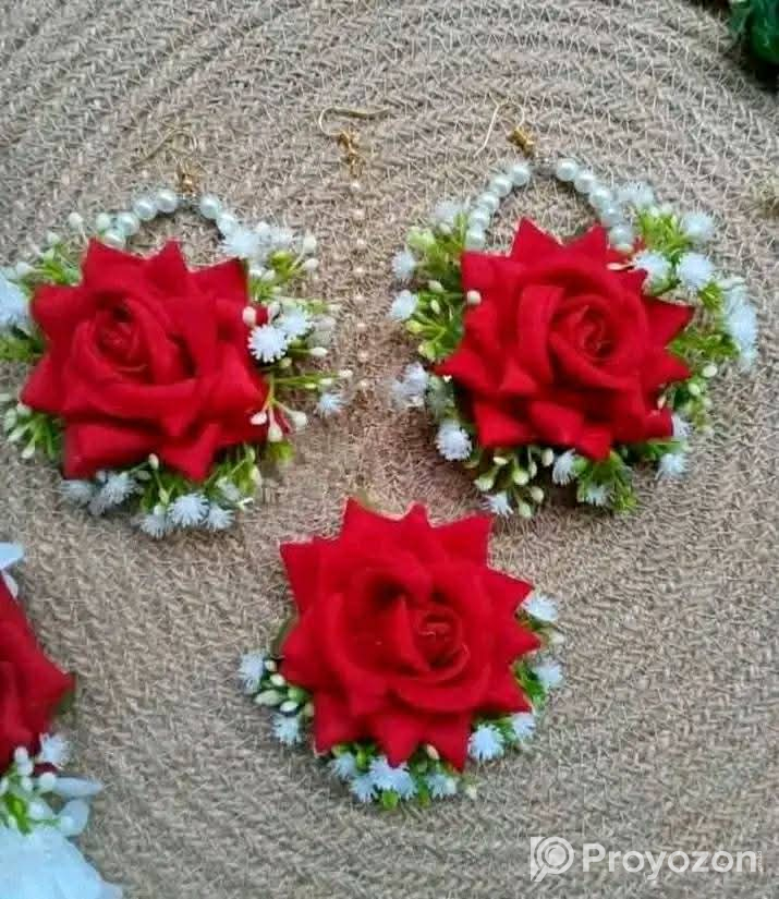 গহনা, খোঁপা, কালিরা,চুড়ি, ব্রাইডাল আয়না , গাজরা সেল করা হয়