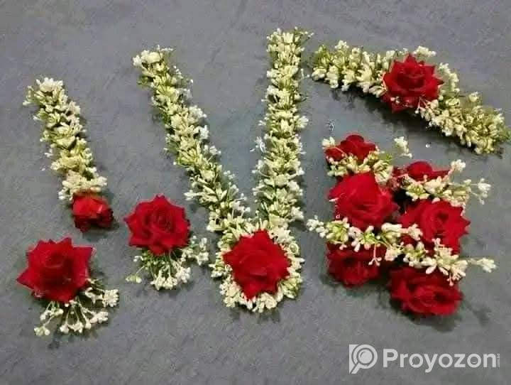 গহনা, খোঁপা, কালিরা,চুড়ি, ব্রাইডাল আয়না , গাজরা সেল করা হয়