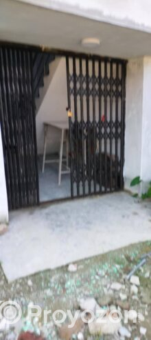 মেয়েদের জন্য একটি বেডরুম সাথে এটাস্ট বাথরুম