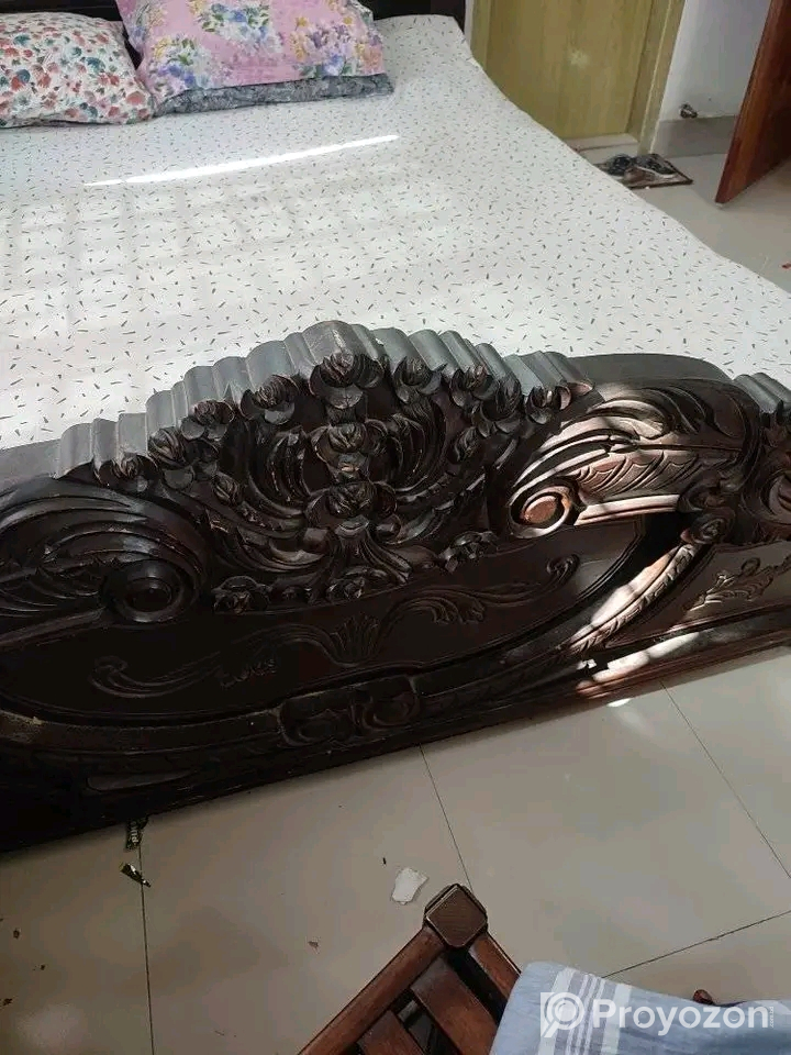 খাট বিক্রয় হবে, সাথে ড্রেসিং টেবিল একদম ফ্রি