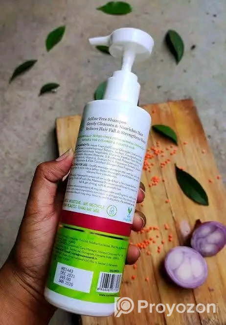 Mama earth shampoo . For sell