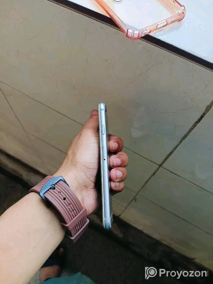 iPhone 6 1/16GB (Used)