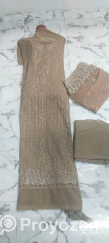 আনস্টিস ২টা ড্রেস সেল করবো