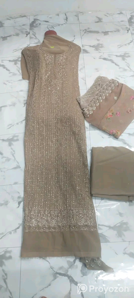 আনস্টিস ২টা ড্রেস সেল করবো