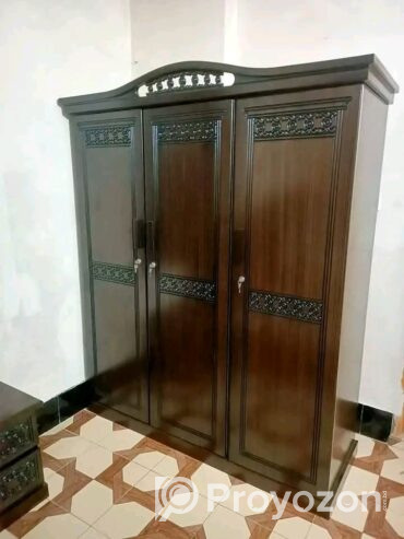 আলমারি বিক্রি হবে