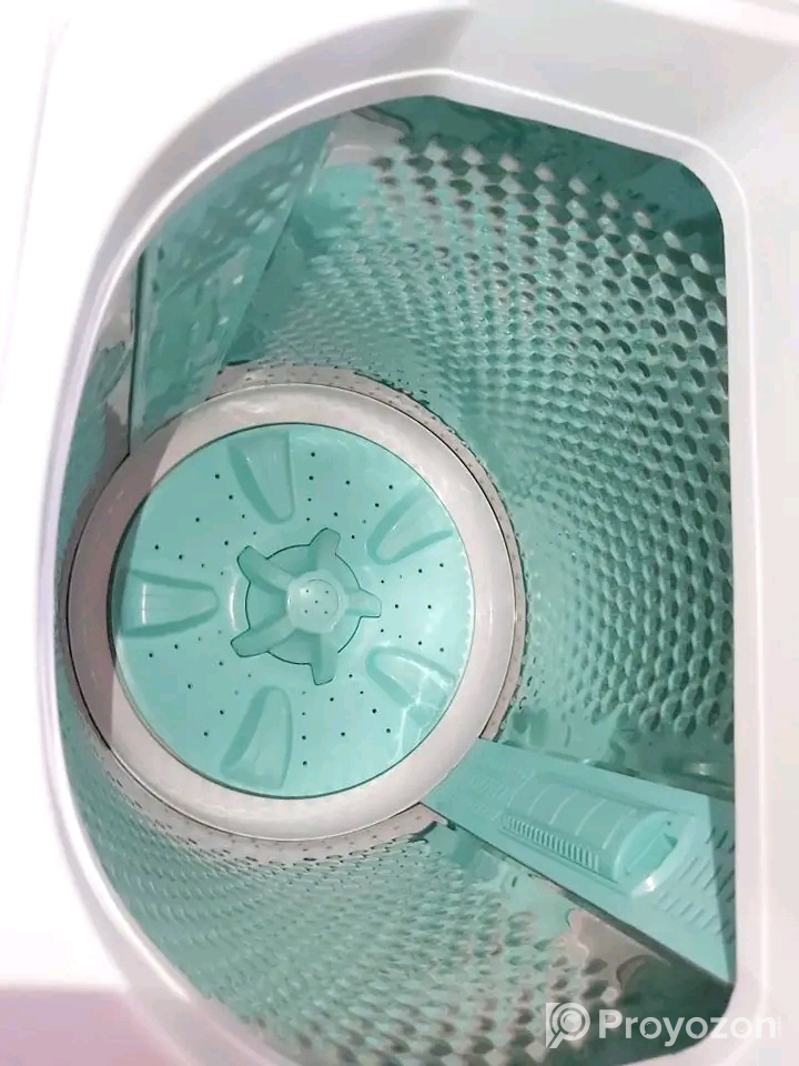 সিঙ্গার ১১ কেজির সেমিঅটো ওয়াশিং মেসিন বিক্রি হবে।