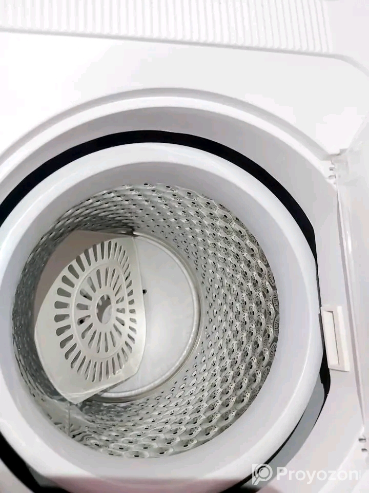 সিঙ্গার ১১ কেজির সেমিঅটো ওয়াশিং মেসিন বিক্রি হবে।