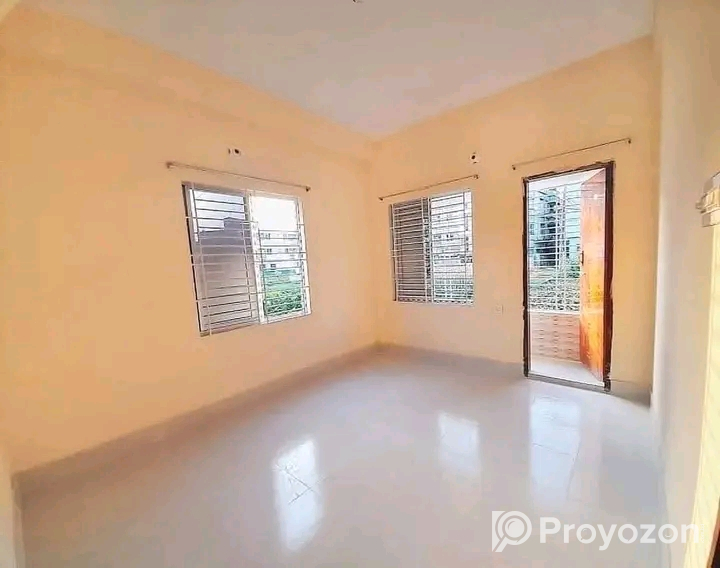 নথুল্লাবাদ এর নিকটবর্তী তিন তলা বিল্ডিং এর ২য় তলায় বাসা