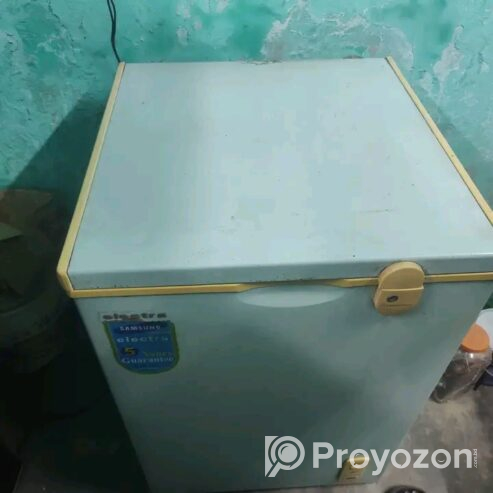 ডিপ ফ্রিজ বিক্রি করা হবে।
