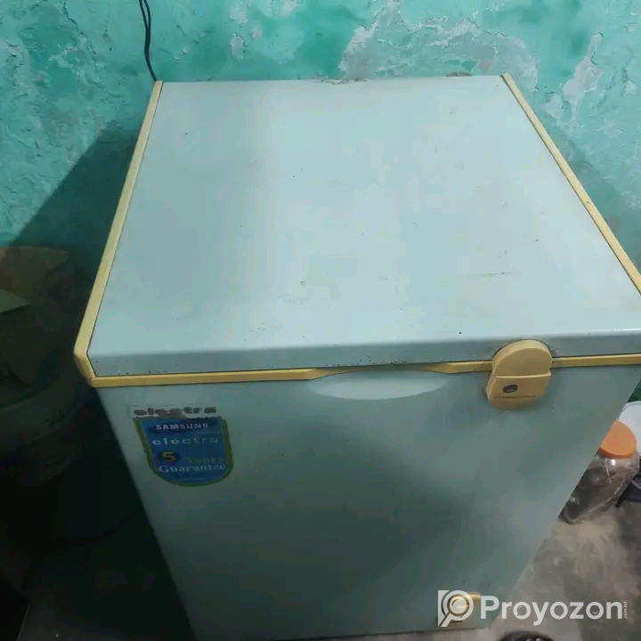 ডিপ ফ্রিজ বিক্রি করা হবে।