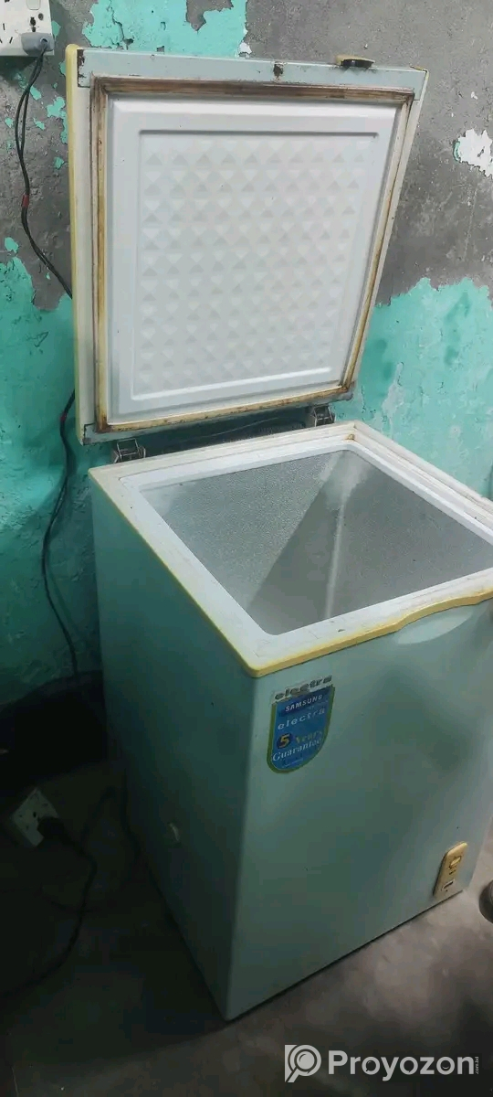 ডিপ ফ্রিজ বিক্রি করা হবে।