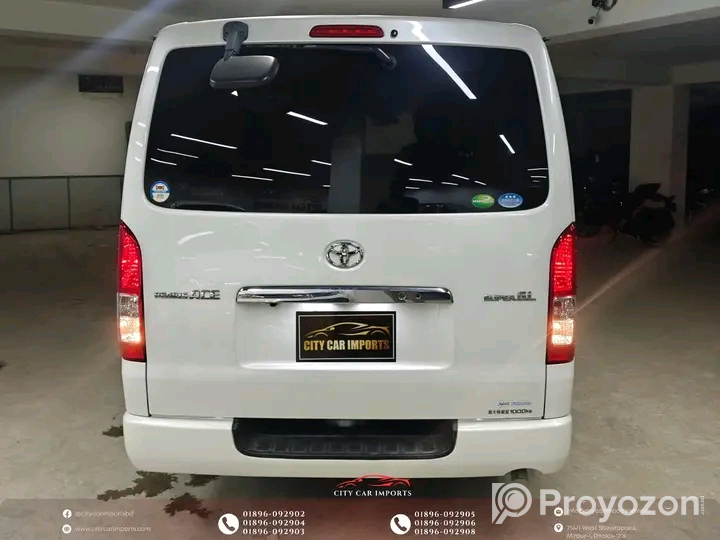 TOYOTA HIACE SUPER GL 2019