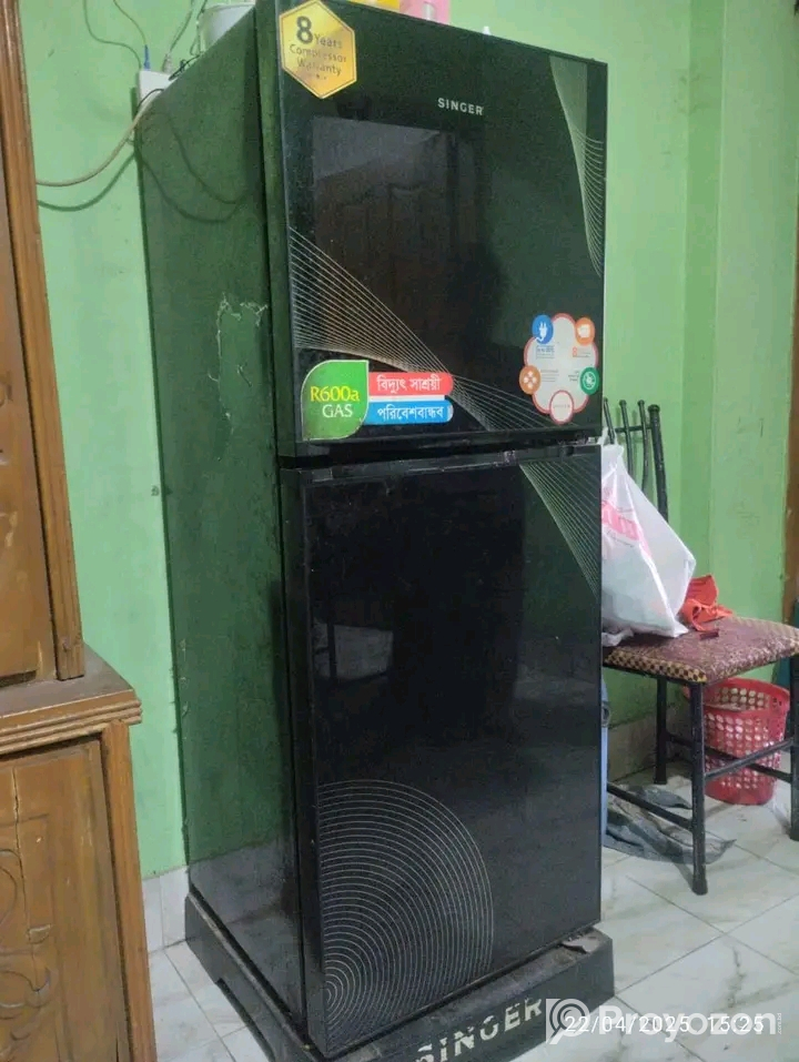 সিঙ্গার glass door ফ্রিজটি বিক্রয় হবে।