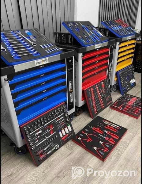 7 Drawer Tool Box . For sell