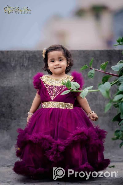 ছোট বাচ্চাদের পার্টি ড্রেস. বিক্রয় করা হবে