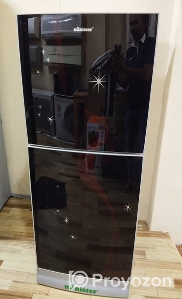 মিনিস্টার ব্রান্ডের রানিং ফ্রিজ বিক্রি করা হবে।