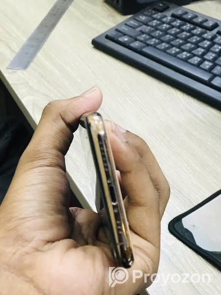 iphone Xs. for sell