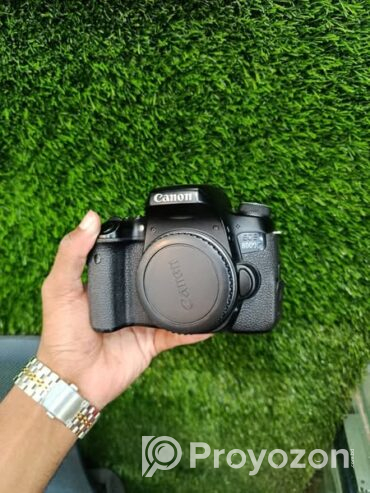 Canon EOS 8000D . For sell