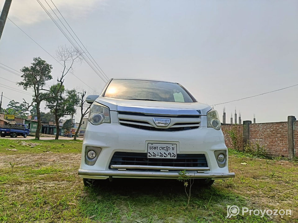 Model 2012 SI Noah Push__Sell Kora Hobe.