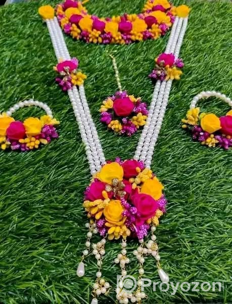 গহনা, খোঁপা, কালিরা,চুড়ি, ব্রাইডাল আয়না.বিক্রয় করা হবে