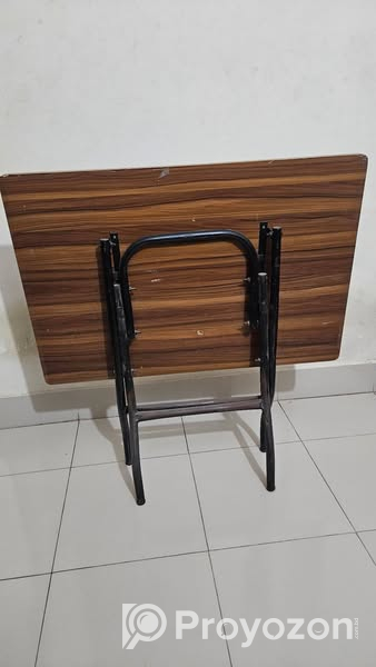 ফোল্ডিং টেবিল . বিক্রি করা হবে