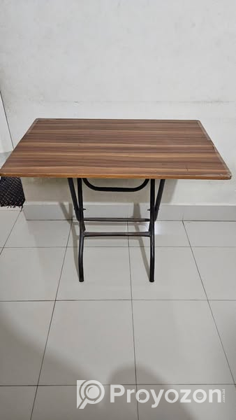 ফোল্ডিং টেবিল . বিক্রি করা হবে