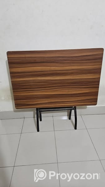 ফোল্ডিং টেবিল . বিক্রি করা হবে