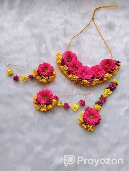 গহনা, খোঁপা, কালিরা,চুড়ি, ব্রাইডাল আয়না.বিক্রয় করা হবে