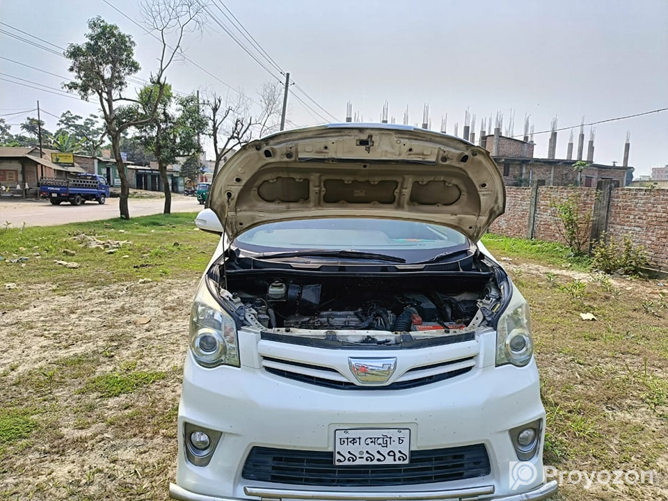 Model 2012 SI Noah Push__Sell Kora Hobe.