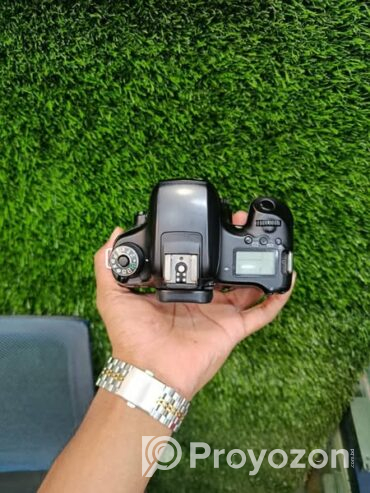 Canon EOS 8000D . For sell