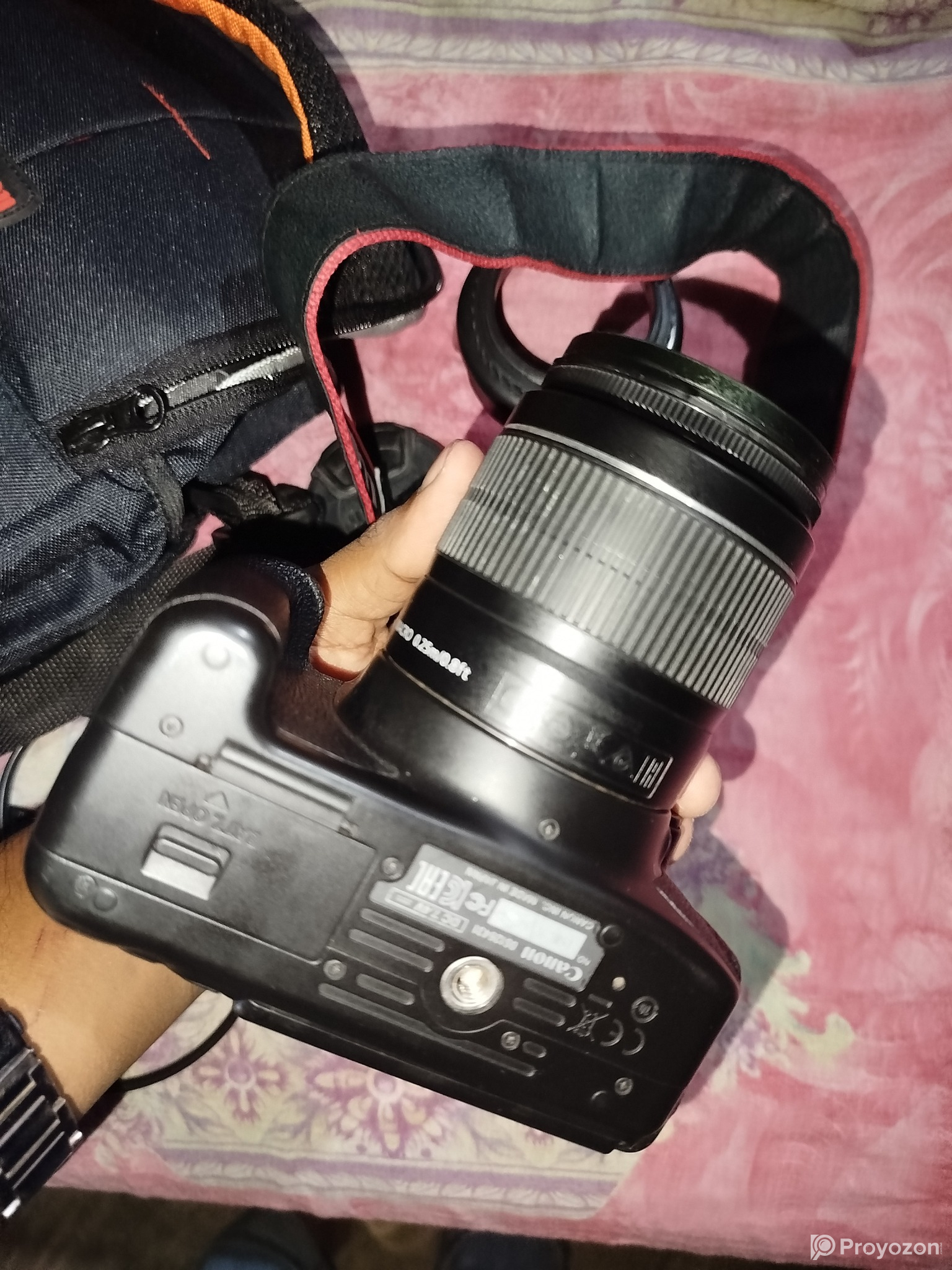 একটি ক্যানন ৭০০ডি ক্যামেরা বিক্রি করা হবে