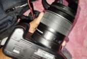 একটি ক্যানন ৭০০ডি ক্যামেরা বিক্রি করা হবে