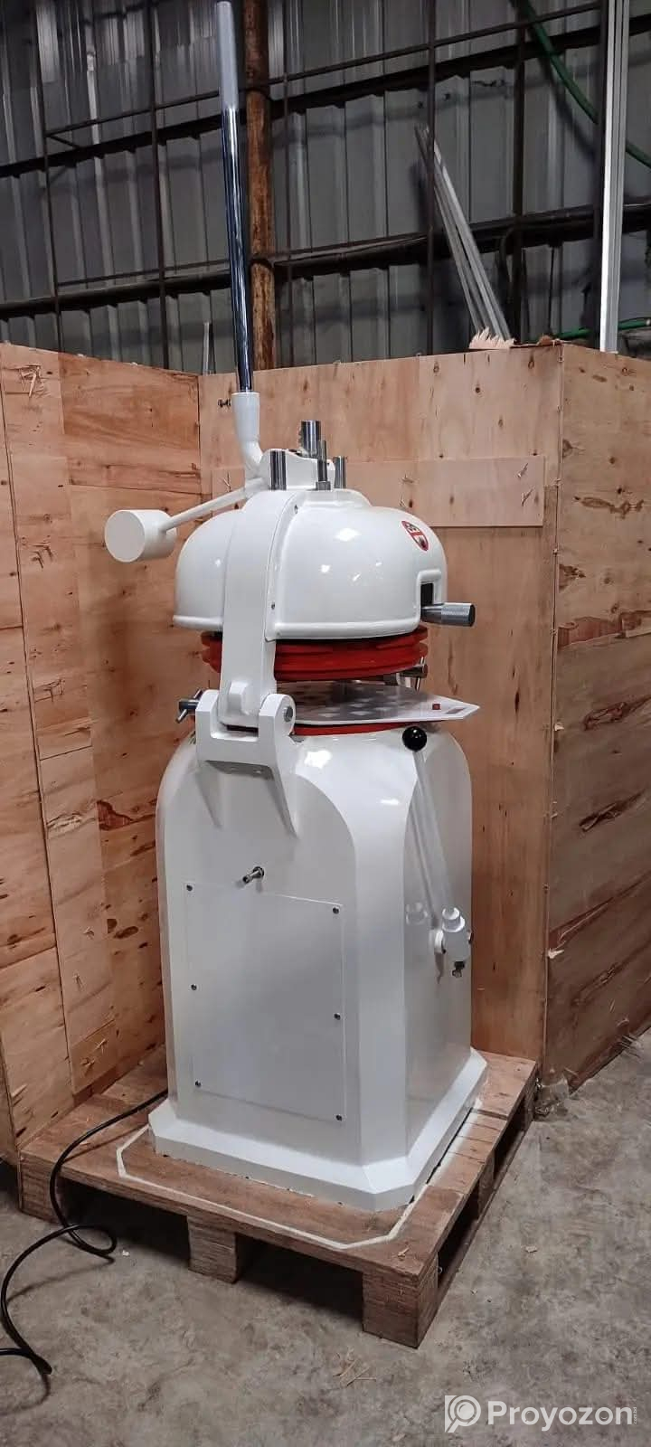 যাবতিয় কিচেন সামগ্রী সুলভ মূল্যে বিক্রয় করা হয়