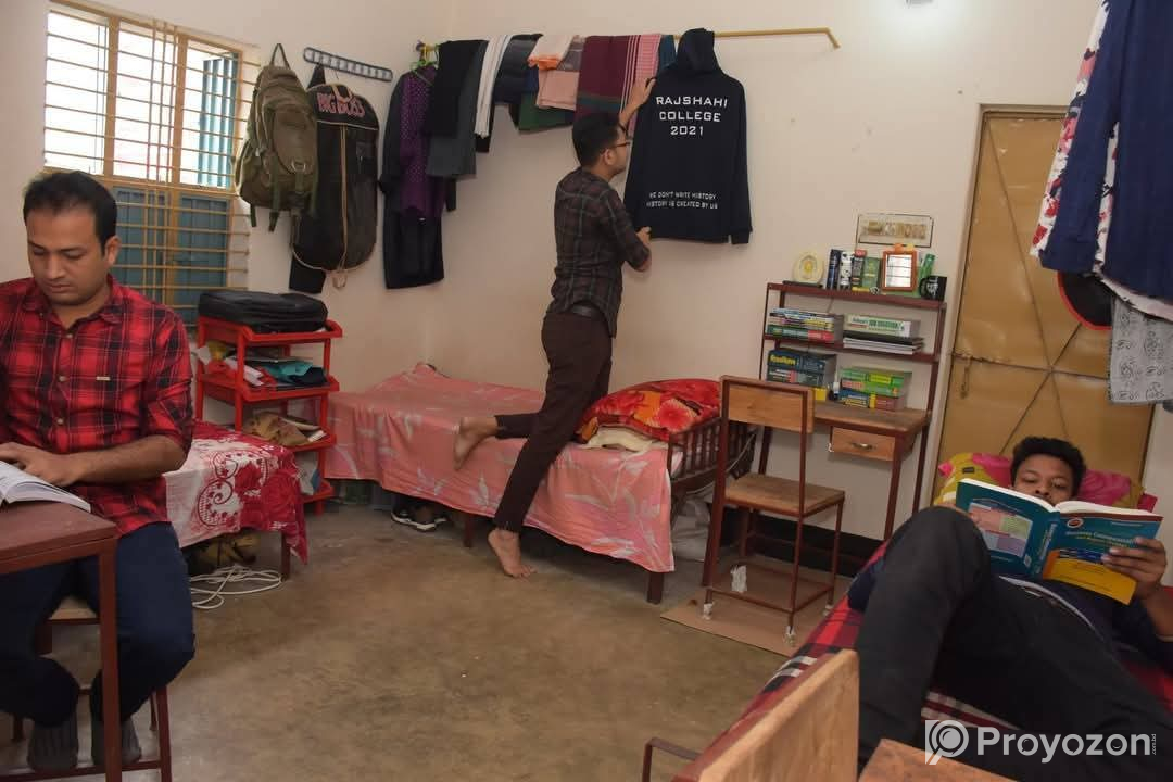 লাবনী ভিলা ছাত্রাবাসে  ২সিট ও ৩সিট রুম ফাঁকা আছে