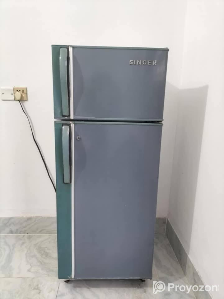 ফ্রিজটি বিক্রি করা হবে