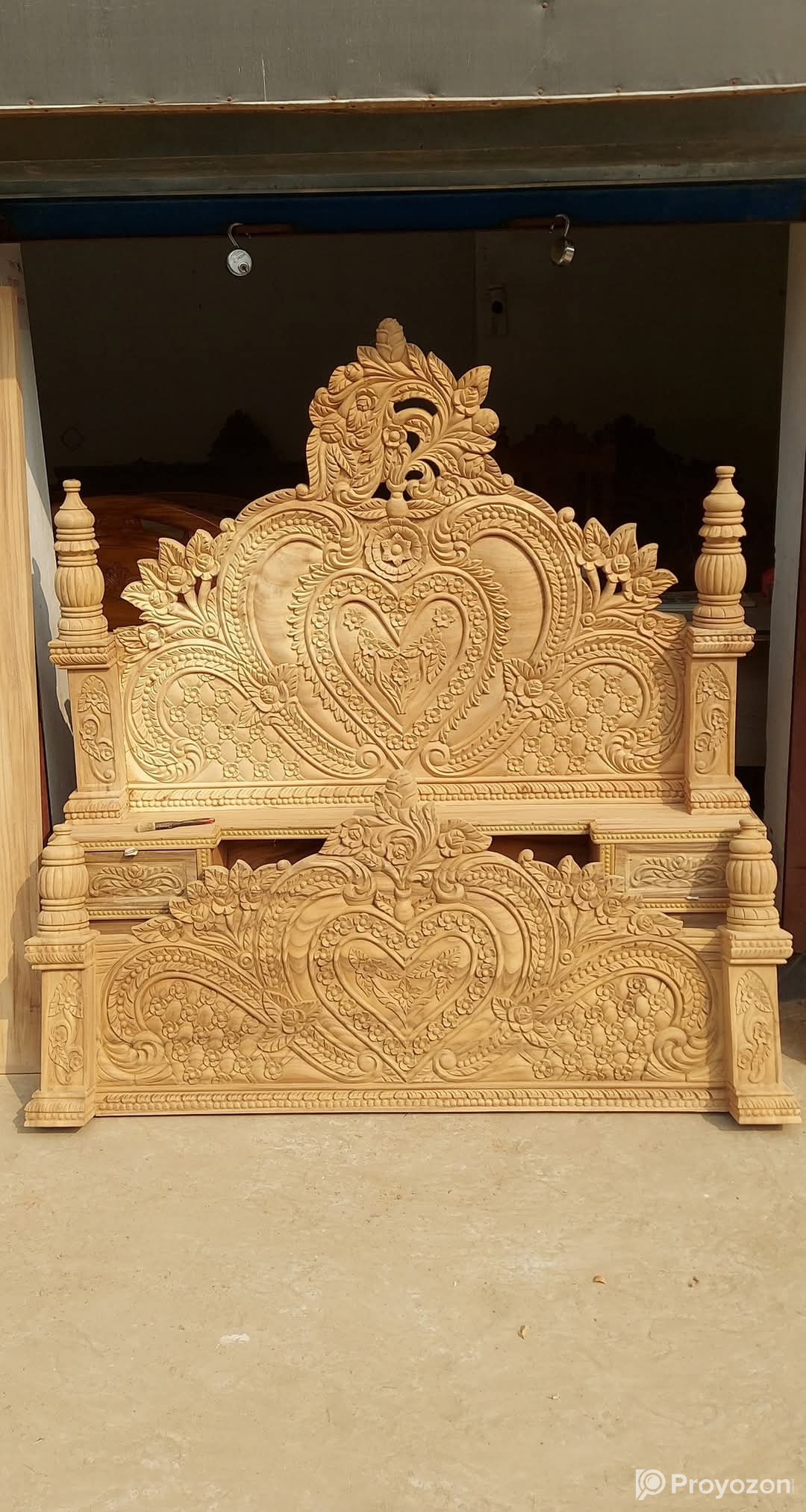 শতবর্ষী গাছের খাট বানিয়ে নিন নিজের পছন্দ অনুযায়ী