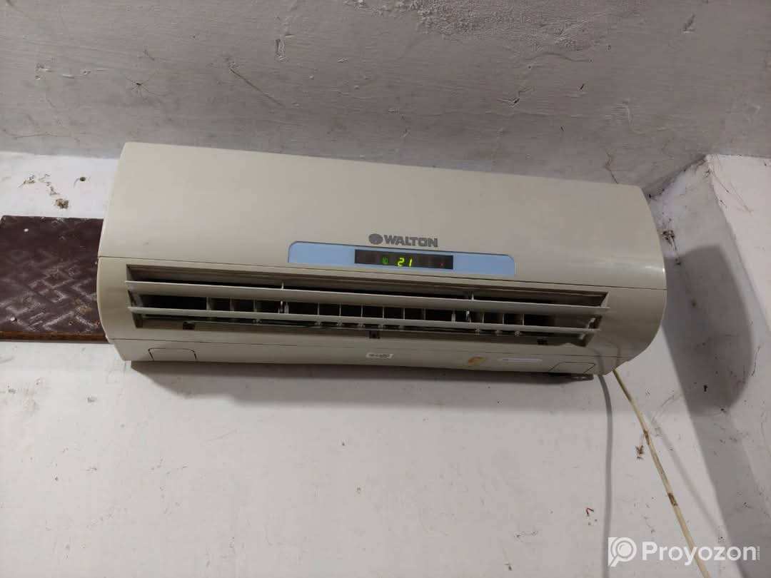 একটি ১টন এসি বিক্রি করা হবে