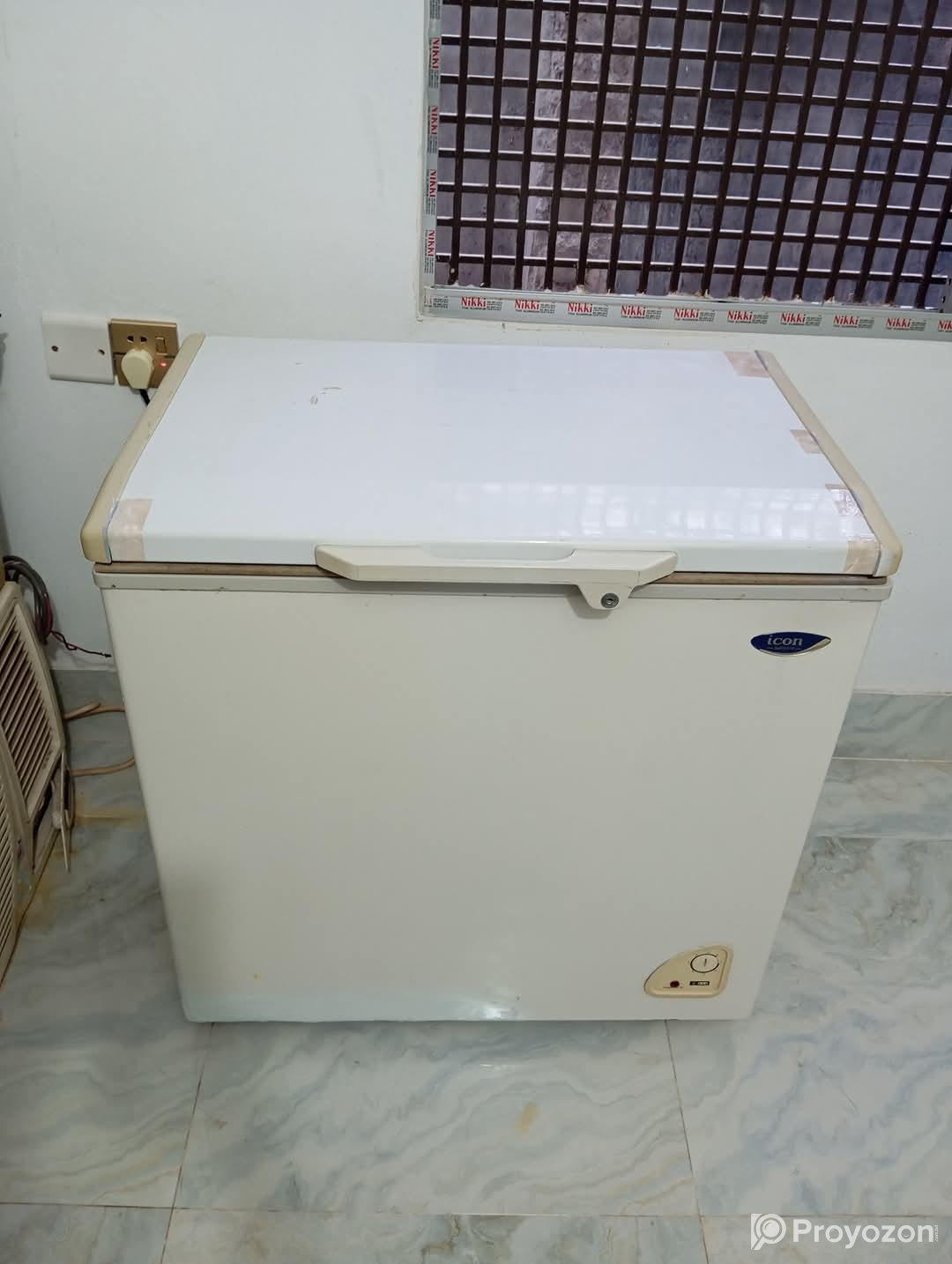 ডিপ ফ্রিজটি বিক্রি করা হবে।