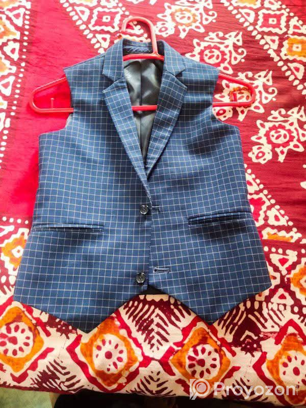 ৭-৯ বছর বয়সী ছেলেদের ফরমাল জামা আর পেন্ট।