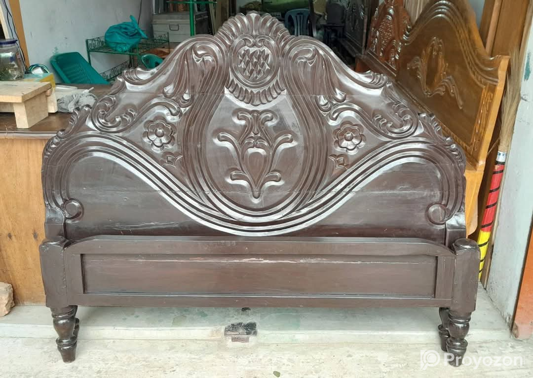 সেগুন কাঠের পুরাতন খাটবিক্রয় করা হবে