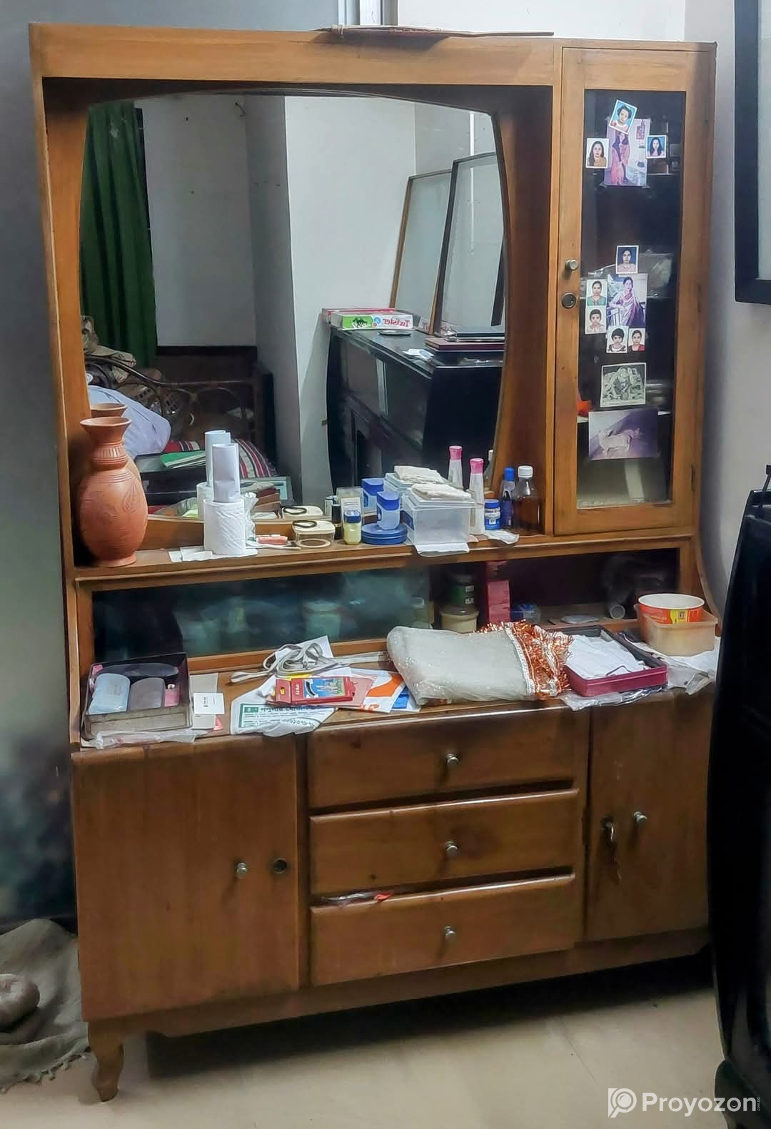 সেগুন কাঠের ড্রেসিং টেবিল বিক্রয় হবে।