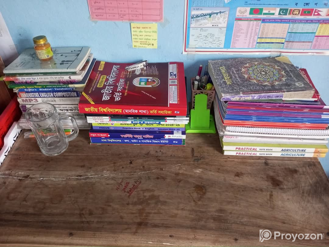 একটি চেয়ার ও একটি টেবিল বিক্রি করা হবে