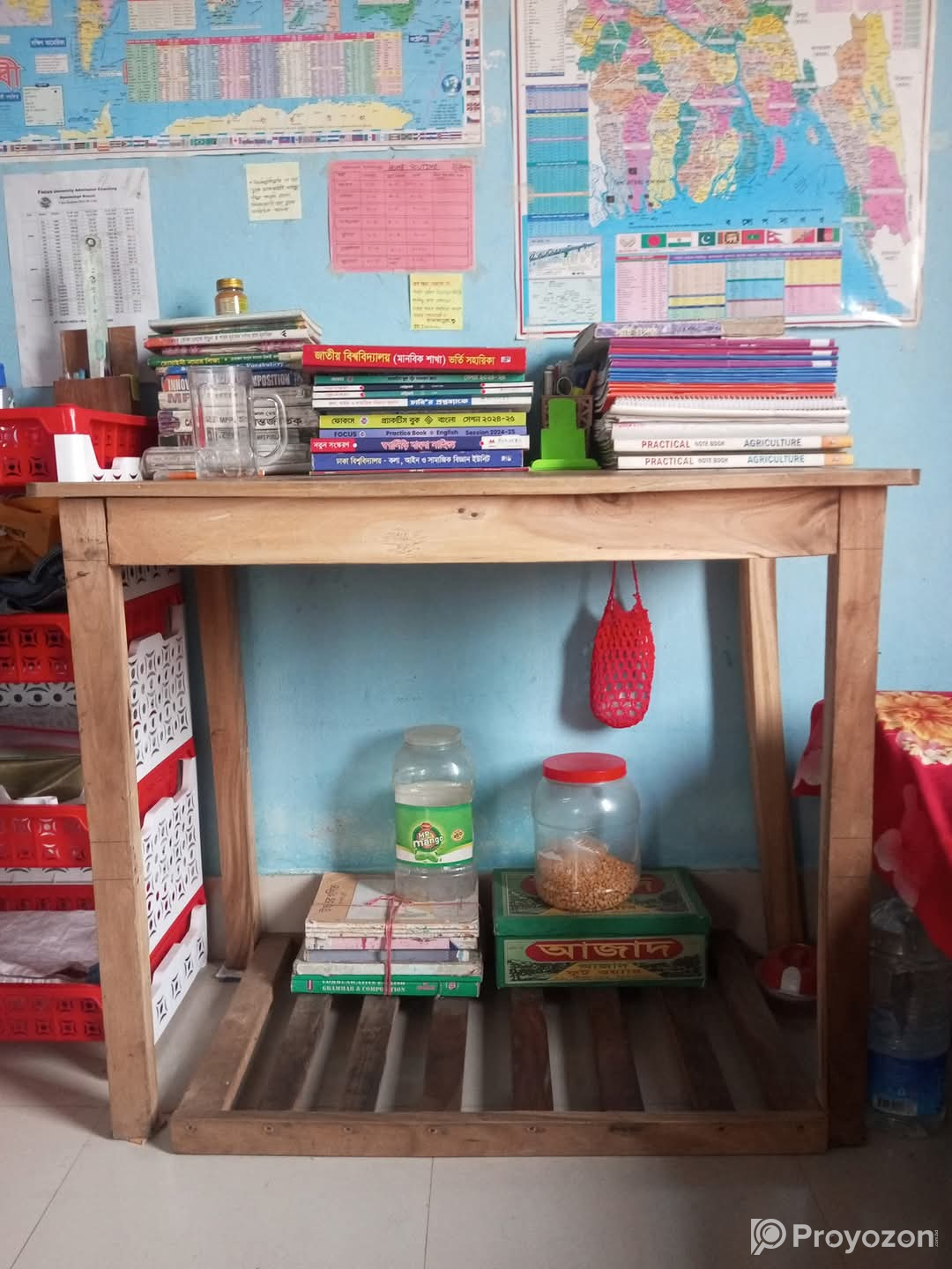 একটি চেয়ার ও একটি টেবিল বিক্রি করা হবে